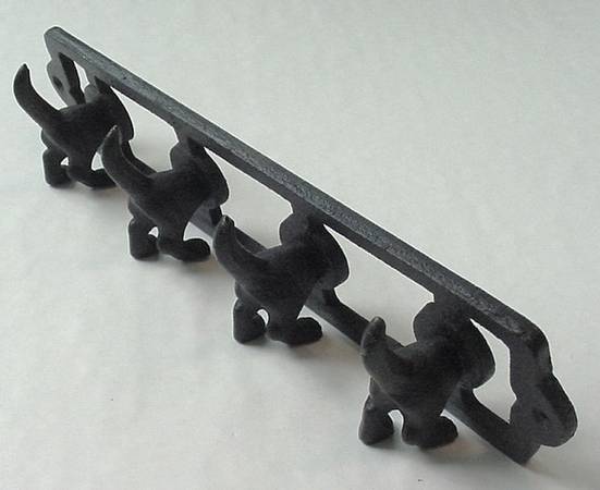 4 HOOK CAST IRON DOG BUTT TAILS WALL MOUNT COAT RACK, PAINTABLE, 13 3/ 1