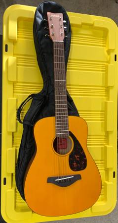 Yamaha FG junior JR1 1