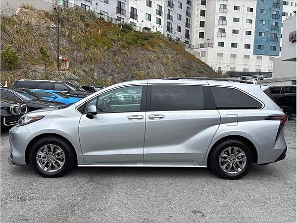 2023 Toyota Sienna XLE Minivan 4D - $43498.00 (excelsior / outer mission)63469634545667123