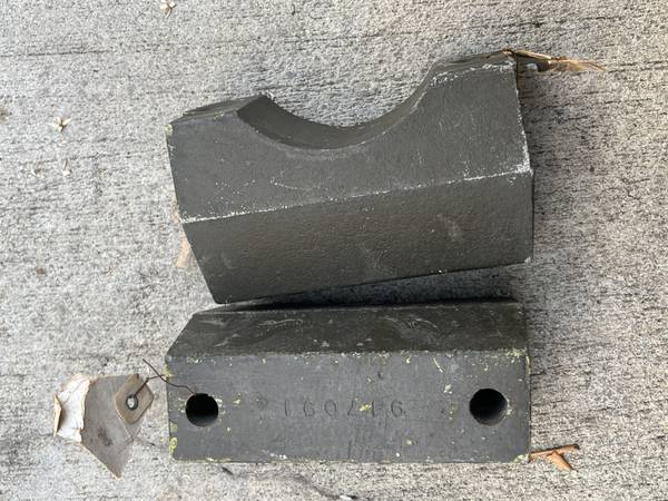 M274 Mule 106 mounting blocks for the base plate 1