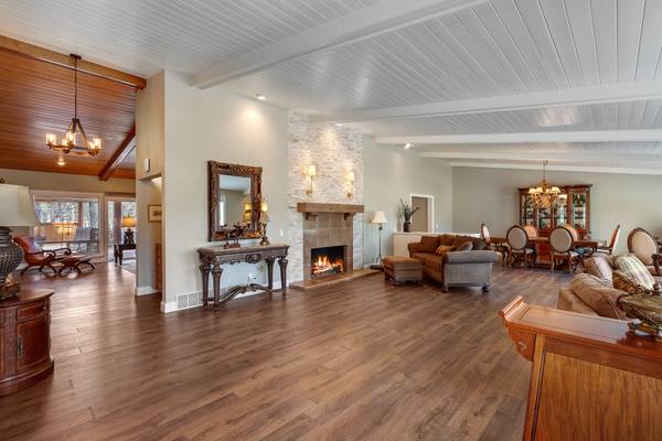 $3,995 / 3br - 3526ft2 - High End Hayden Lake Country Club Home, Golf Course and Lake views! (Hayden Lake)63969876015746124