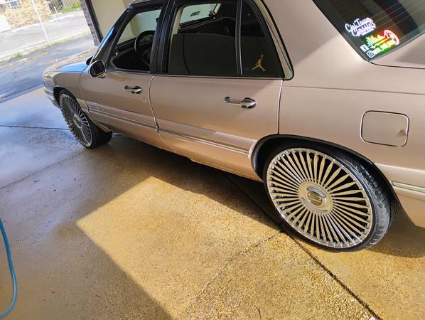 1999 Buick LeSabre limited (Suspensión Grand Touring) - $5,000 (área del aeropuerto Midway)63619112388097121