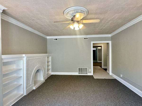 $2,150 / 3br - 1147ft2 - West Rogers Park 3BR Beauty (West Rogers Park / West Ridge)64041642827138122