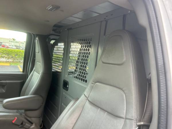 2017 GMC Savanna - Photo 12