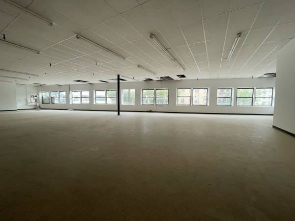 FLAGSHIP WIDE OPEN SPACE IN MORRIS HEIGHTS — PERFECT FOR CHURCH OR RETAIL 1