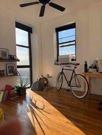 “Bright Room in Prospect Heights - Q/B Trains, Washer/Dryer in Unit” 1