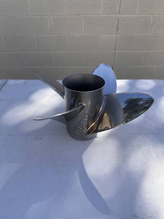 Bravo 1 RH 22p Propeller 1