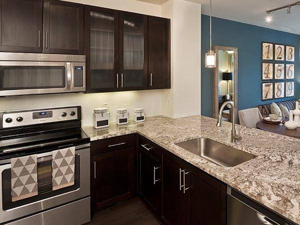 $2,495 / 2br - 1039ft2 - Private one car garages, Under cabinet lighting (Scottsdale)64024992802691122
