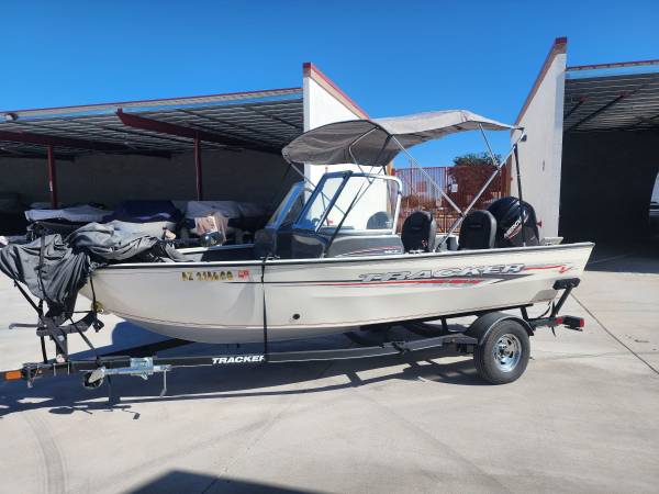 Boat 2020 tracker pro guide WT 16.deep V 1