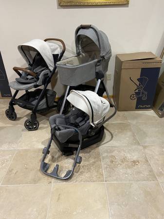 Nuna Mixx Next Stroller With Car Seat and Bassinet with Stand white 1