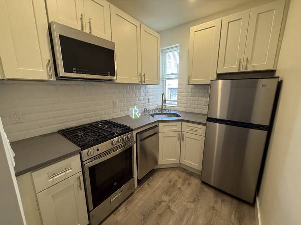 $2,250 / 1br - Remolded Allston 1 Bed For $2,250 AVAIL NOW (Allston)63828558322691120