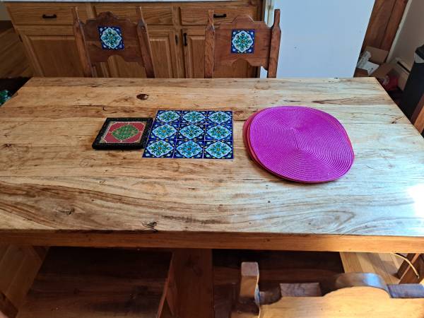 Dining table and chairs set for sale in Waltham - $200 (Waltham)63471243283971122