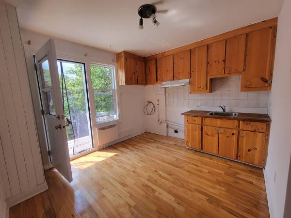 3 1/2 Vieux Rosemont - 960$ 1er décembre ou 1er janvier 2