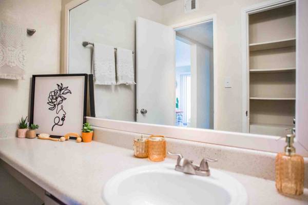 $1,307 / 1br - 771ft2 - You've never seen anything like these deals! Call now! (Morrow)64045868038913120