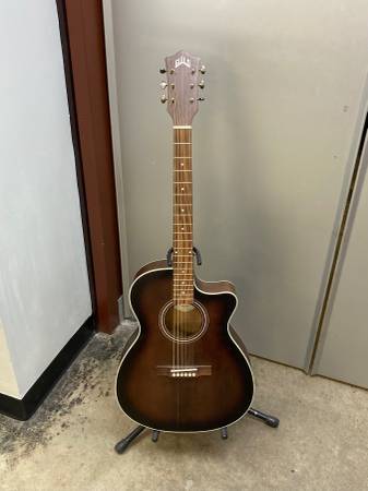 GUILD OM-240CE Acoustic Guitar in Violin Burst with Case 1