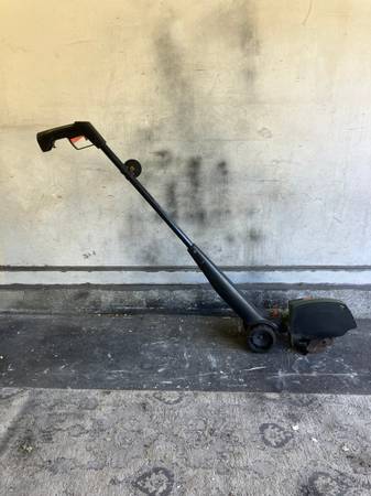 Black & Decker Electric Edger (1-20) 1