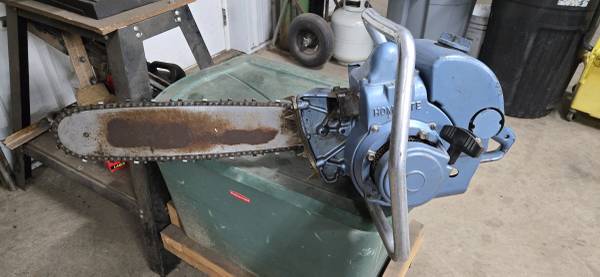 Vintage collector homelite zip chainsaw - $100 (Cumberland wi)63471094871169121