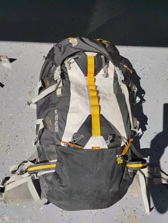 Mountaineering gear, ice axe, harness, pickets, backpack 1