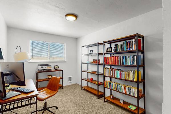 $1,645 / 3br - 780ft2 - Room to Roam - Spacious  Renovated 3BR - Home Sweet Home :) (Wilbur ave)63662874893185123