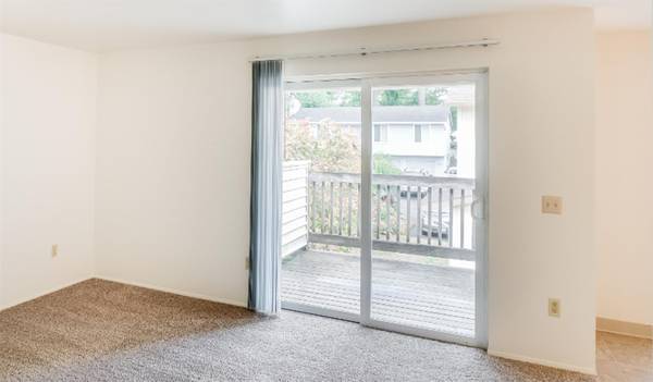 $1,550 / 2br - Hermoso Ambiente - WD Incluido | Balcón / Patio con Piso de Madera (Glenfair)63841708989443121