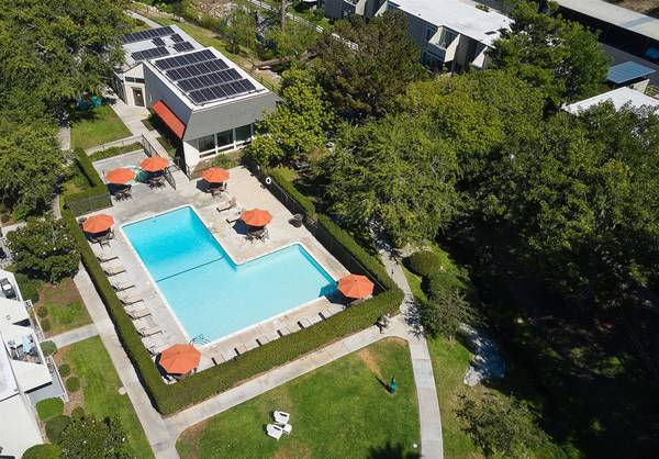 $2,200 / 1br - Interior de Lujo con Nuevas Mejoras - Internet de Alta Velocidad, Zona Accesible a Pie (Oceanside)63657343196673121