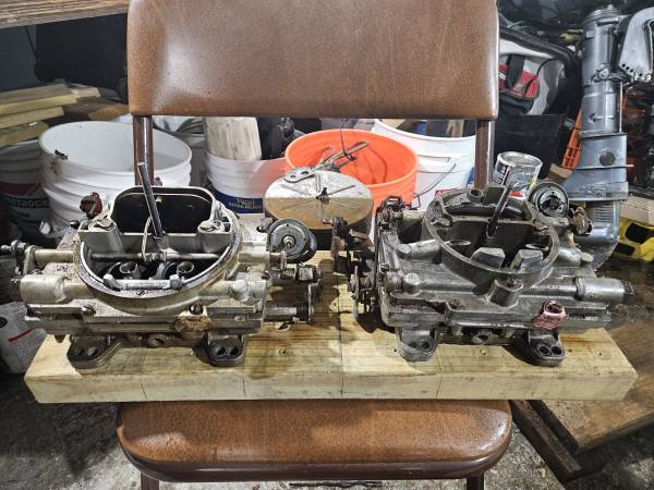 318-360 Chrysler carburetors 1