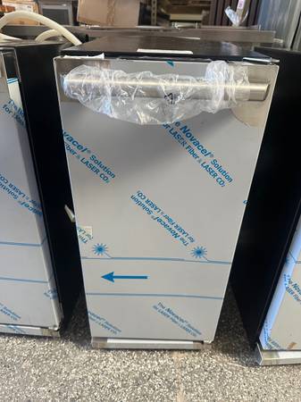 15 inch Electrolux ice maker 1