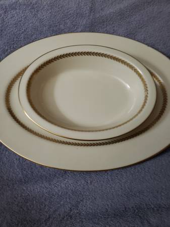 Lenox Imperial China 2 serving pieces 1