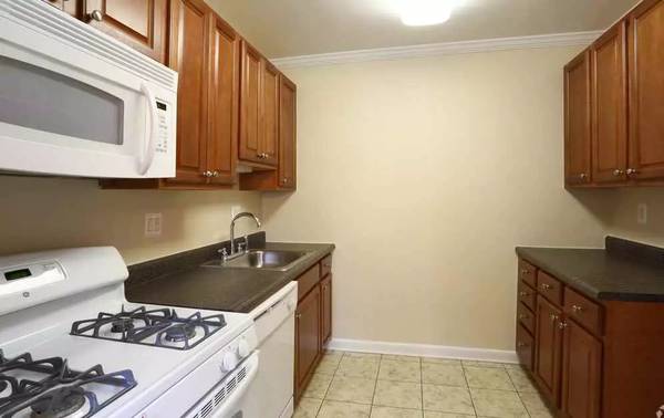 $1,499 / 2br - 1034ft2 - Ubicación central en Bethesda. ¡2 habitaciones, 1 baño! Pase para hacer un recorrido! (Bethesda)63779442082819120