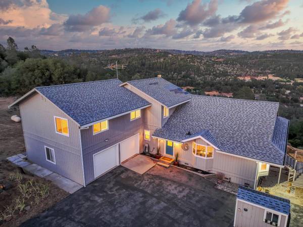 $789,000 / 3br - 2920ft2 - Breathtaking Views, Tesla Powerwalls & 1200 SF Shop! (Rough & Ready)63952105352450120