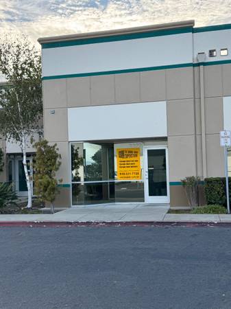 $4,000 / 2700ft2 - Industrial warehouse for lease (Hayward)63813686746755120