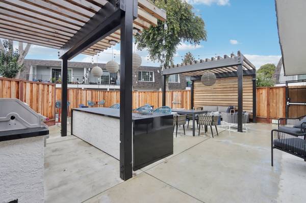 $2,826 / 2br - 921ft2 - Fitness Center, Large Patio/Balcony, Clubhouse (alameda)63682813680129121