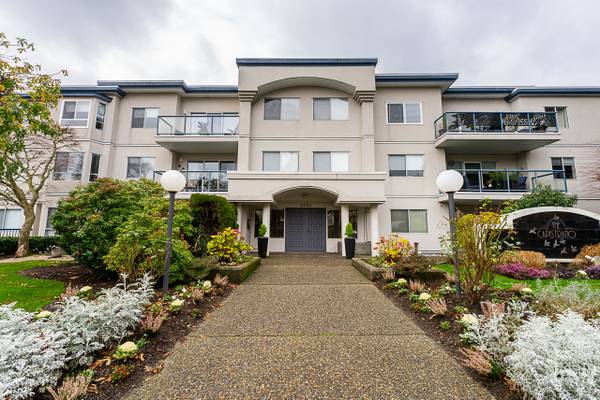 Spacious 2BR/2BA Condo in Quiet 55+ Community – White Rock | $3,000 1
