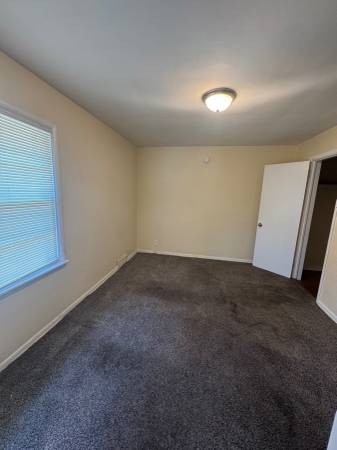 $850 / 1br - 600ft2 - Ranch Style Apartment with Off-Street Parking and Pet Friendly (Rockford)63981973203330122