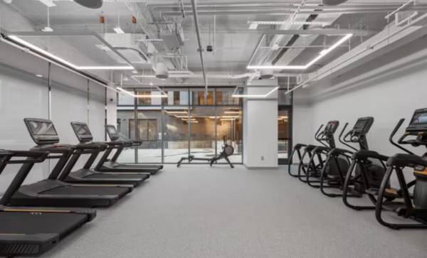 $3,115 / 1br - Commercial Sublet Space : Fenway Boston Location Sublet (Boston)63611895936771121