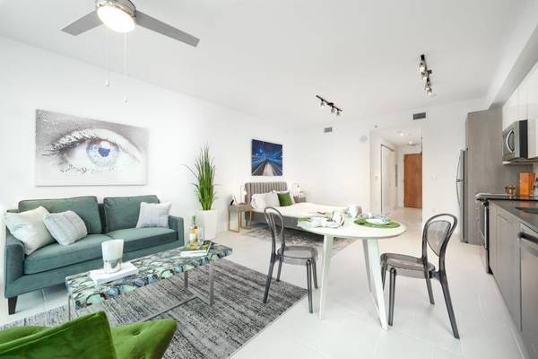 $3,215 / 1br - 868ft2 - Two Towers Sky Park Full Luxury - See Our Amenities & Photos, Pets Ok! (Downtown Miami)63906442085251122