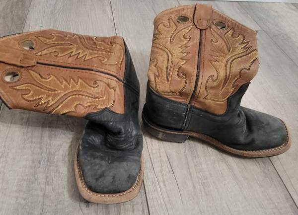 Boys Cowboy Boots 1