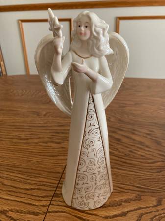 Lenox Angel with Star Figurine 1