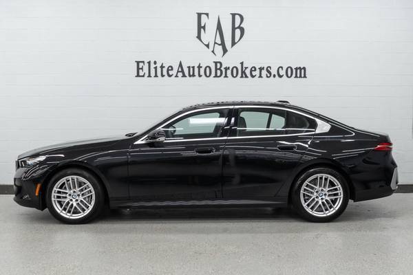 2025 *BMW* *5 Series* *540i xDrive* Black Sapphire M - $56,895 (Elite Auto Brokers)63435199336195121