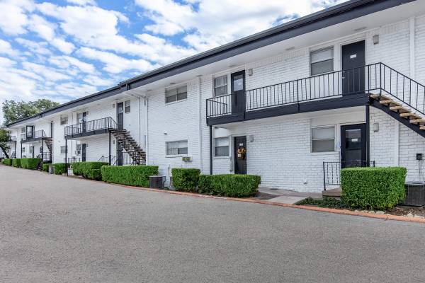 $1,335 / 2br - 1056ft2 - In Fort Worth, 2/BD 2/BA, Gated Community (2217 Ridgmar Blvd, Fort Worth, TX)63622616081537123