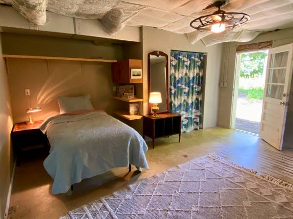 $800 / 1br - 256ft2 - Basement Retreat on a Mountain Preserve Monthly or Weekly (mars hill)64029375693441120