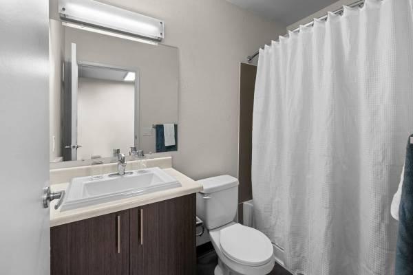 $1,932 / 1br - 650ft2 - 24-Hour Package Lockers with Amazon Hub, Washer & Dryer (6802 Coal Creek Parkway SE Newcastle, WA 98059)63884893524995123
