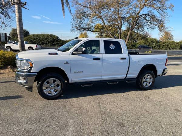2020 RAM Tradesman 4dr Crew - Photo 2