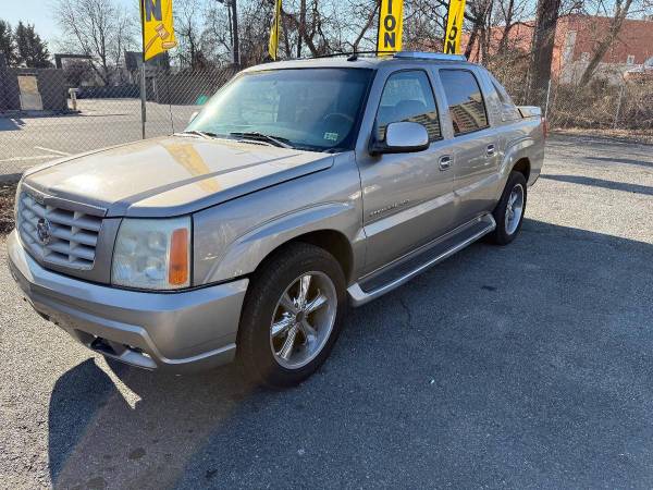 2002 Cadillac Escalade EXT - $3.200 (+ Auto Bid Center)63471870990979121