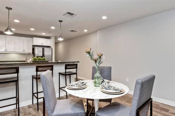 $2,000 / 1br - 1414ft2 - Stunning 1 Bed, 1 Bath condo unit available Downtown (San Diego)63865933821059123