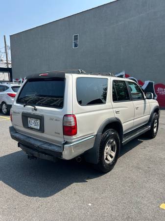 1999 Toyota 4Runner SR5 – ¡Funciona perfectamente! - $3.10063469898345857123