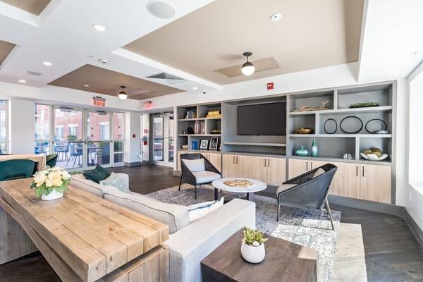 $3,581 / 1br - 990ft2 - Pet-Friendly Community, Storage Units Available, 1bd (50 Forest St, Stamford, CT)64010164011777122