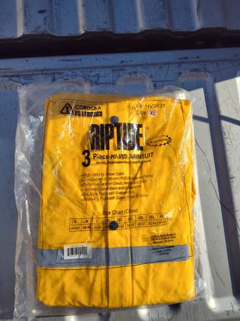 RAIN SUIT SET (TOP AND BOTTOM-XL) $10 PER SUIT 1