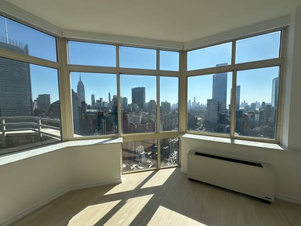 $6,995 / 3br - PENTHOUSE Residence fully GUT-RENOVATED with WD in Unit!!! (New York)64033291442689121
