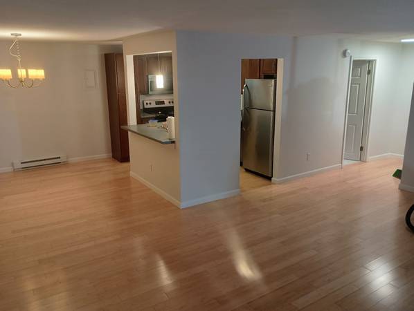 $2,100 / 2br - big 2 bed 2 bath condo  close to everything ! 2,200 (northampton)64017046547969121